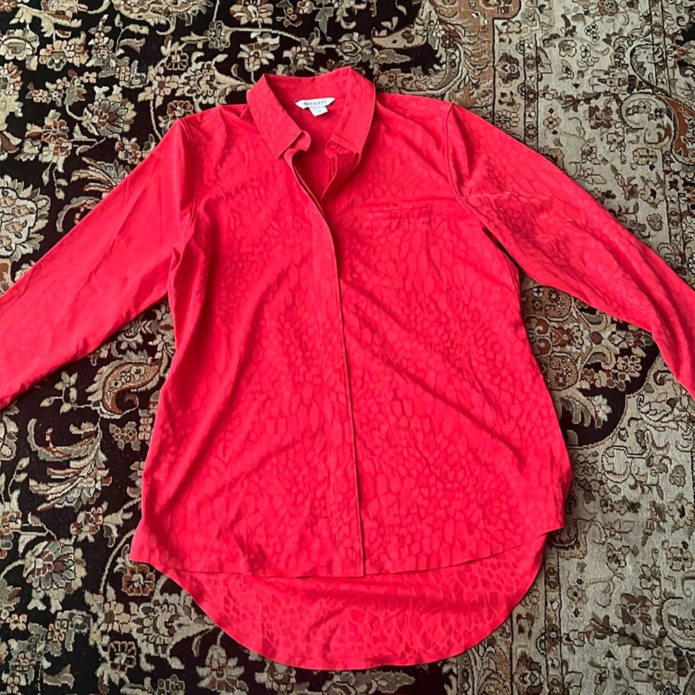 Athleta M red top